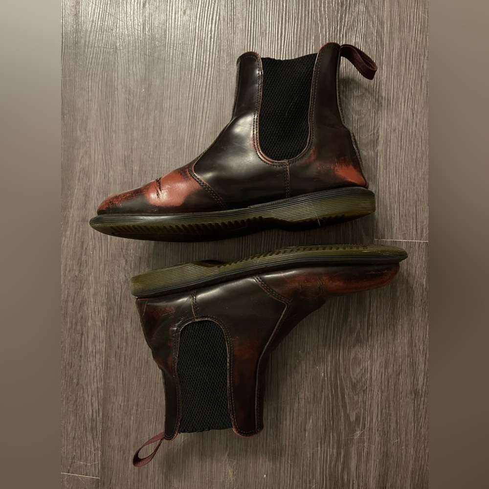 Dr. Martens smooth leather Chelsea boots - distressed burgundy
